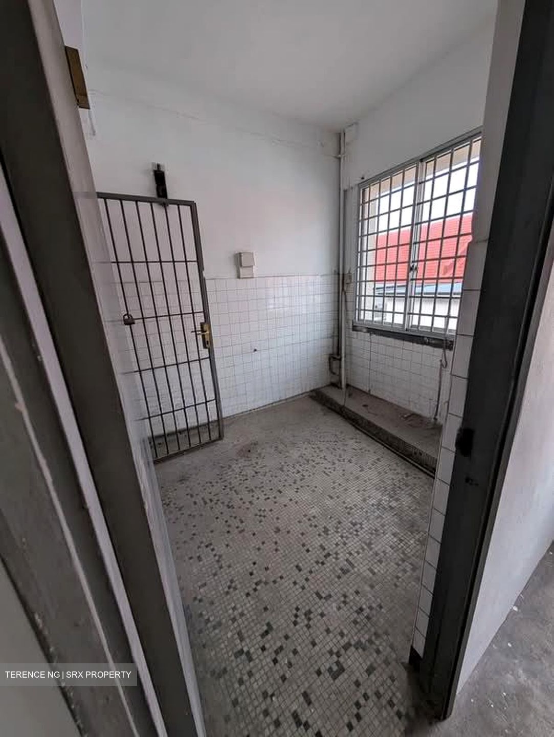 Yio Chu Kang Road (D19), Shop House #605344981